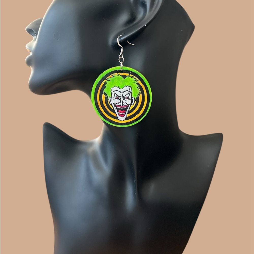 Handmade Batman and Joker Earrings - Black and Green, handpainted - Picture 3 of 3
